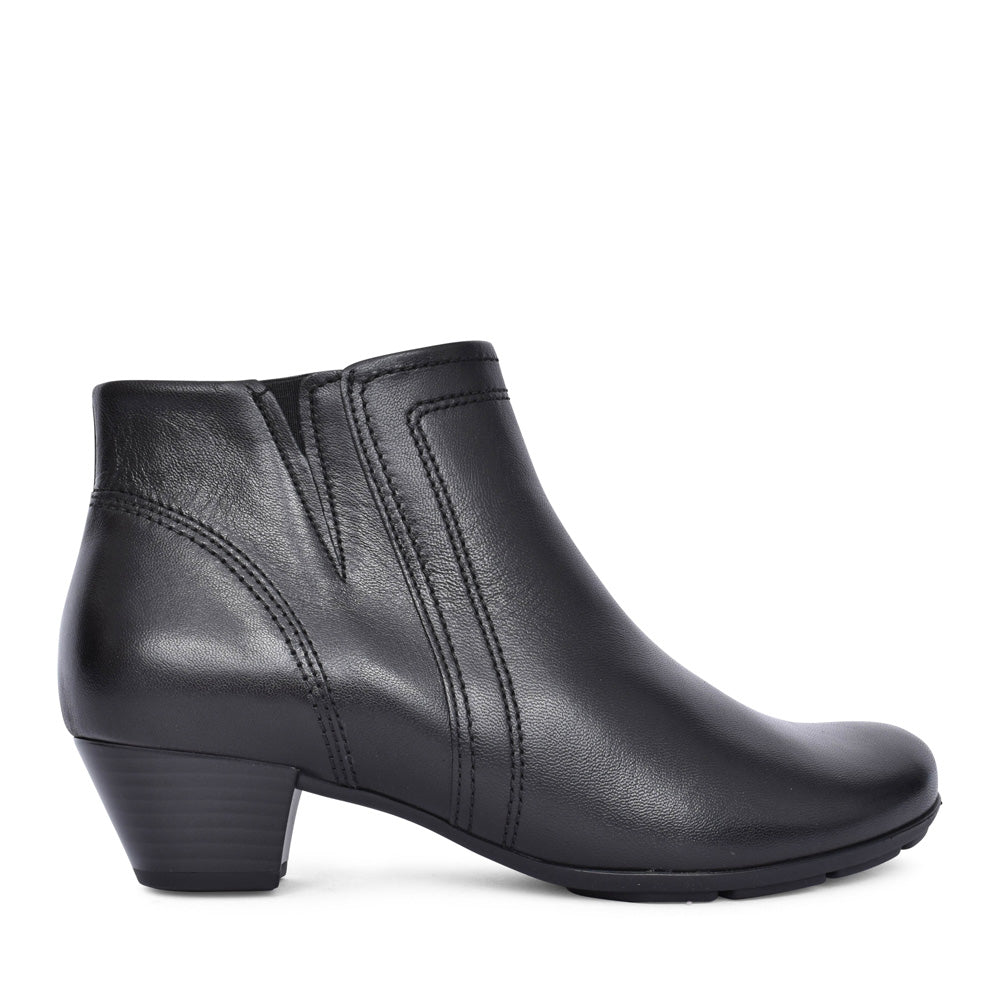Ladies 55.638 Heritage Ankle Boot In Black