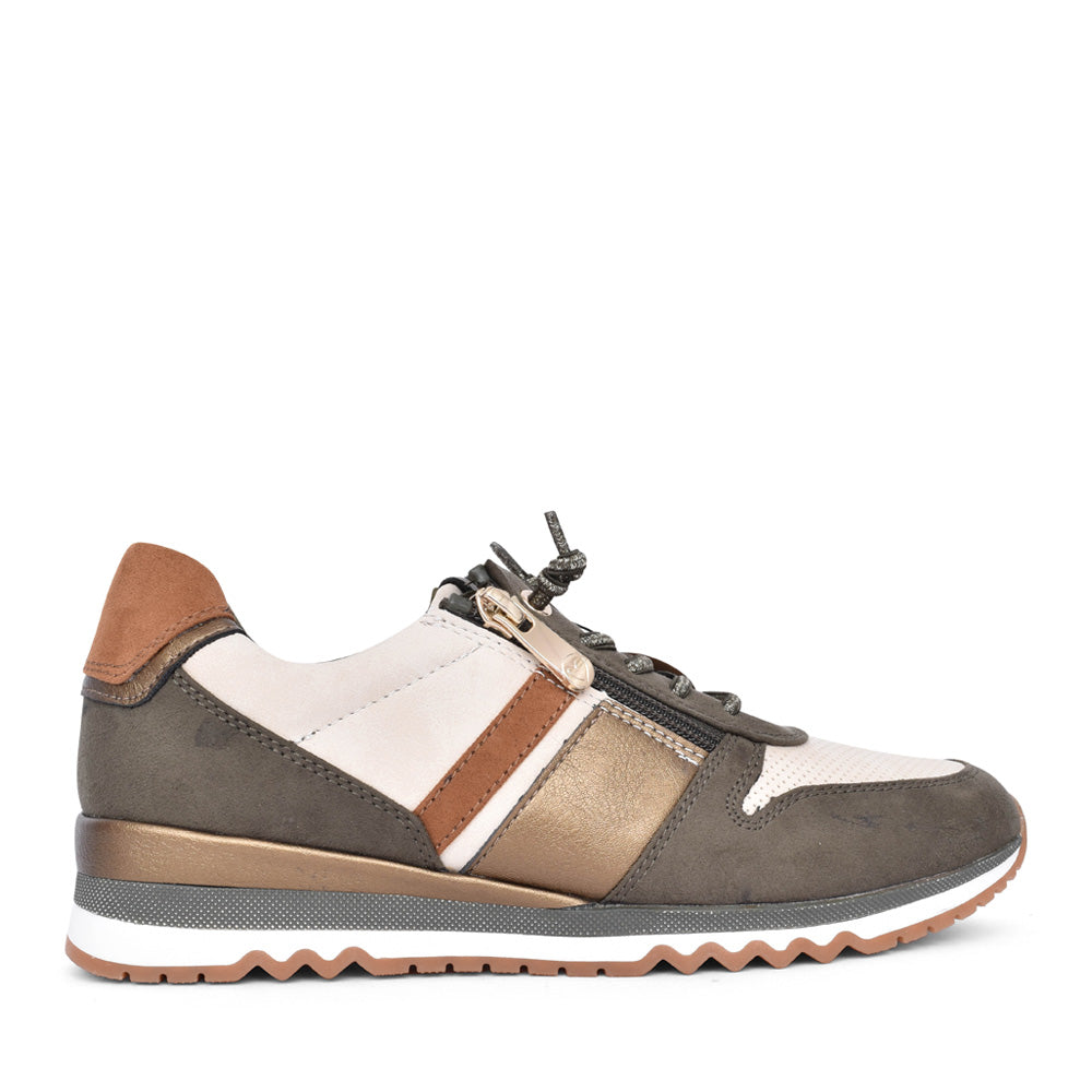 Ladies 2-23707 Laced Trainer In Green