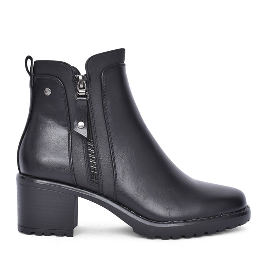 Ladies Lanicano Low Heel Ankle Boot In Black