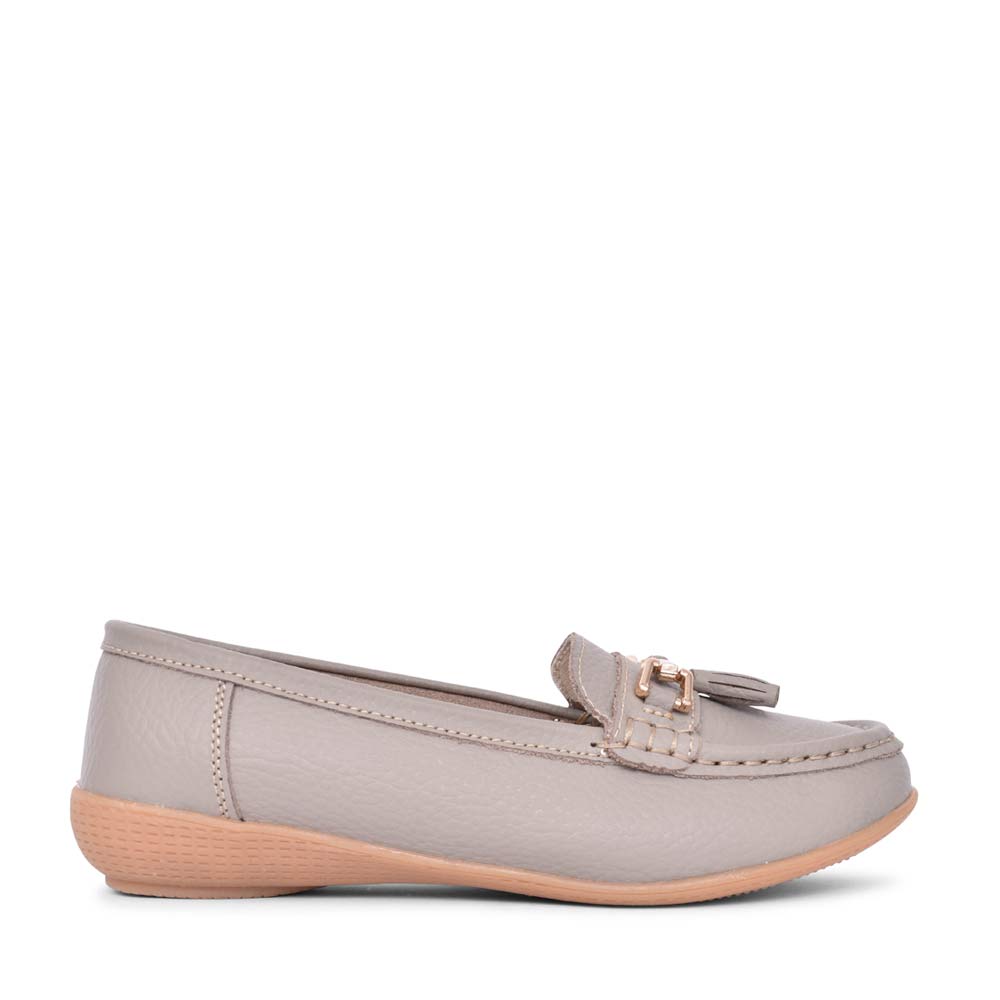 Ladies Nautical Slip-on Shoe In Mushroom