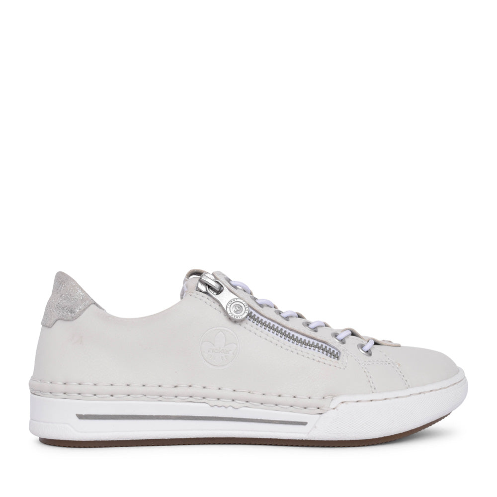 Ladies L7250 Laced Trainer In Off White