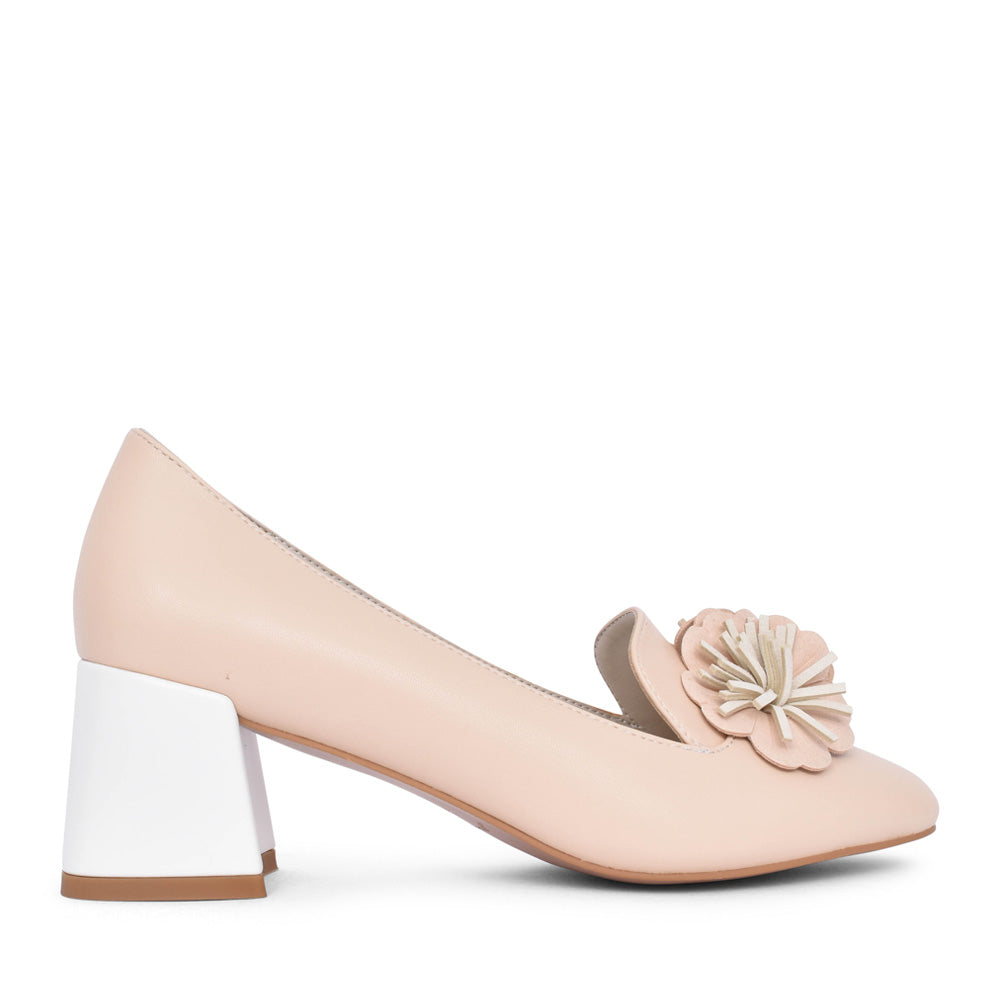 Ladies Trapeze 15 Medium Heel Court Shoe In Nude