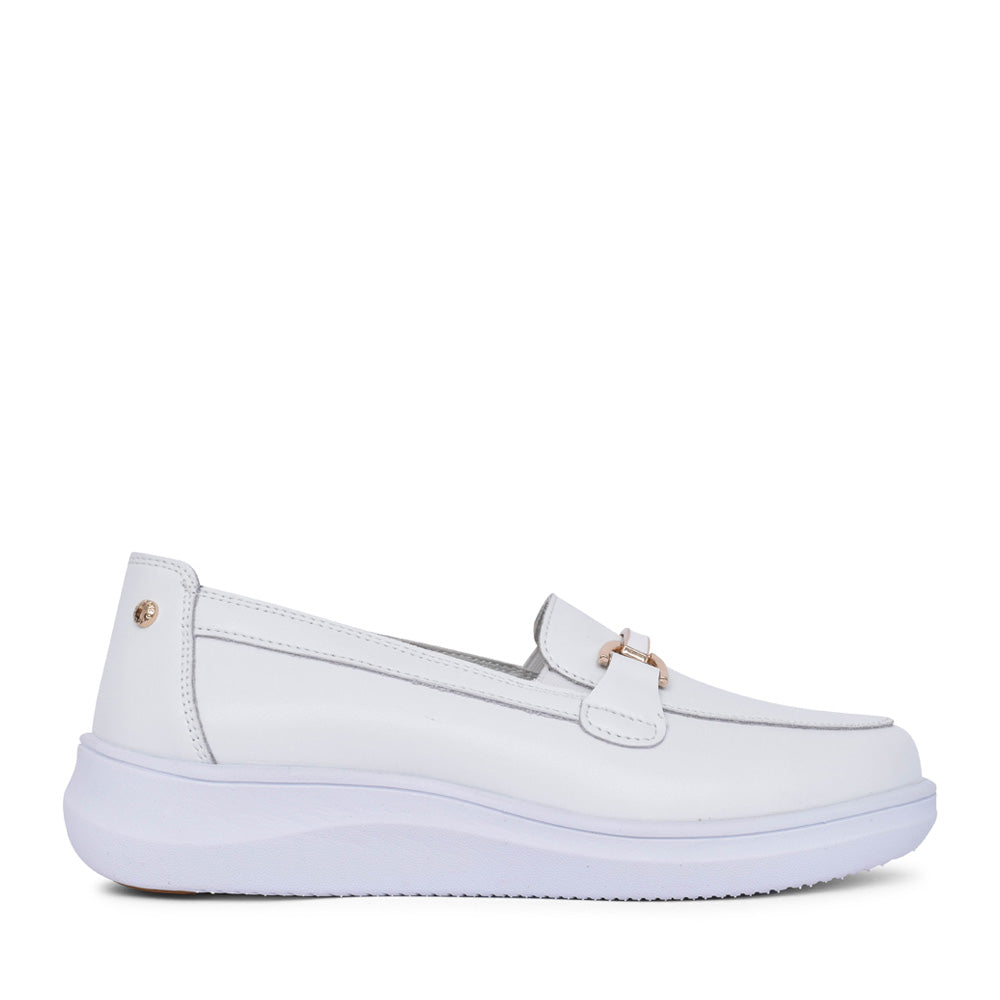 Ladies Vinchio Slip-on Shoe In White