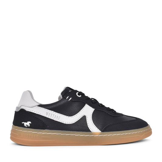 Ladies 1511303 Laced Trainer In Black