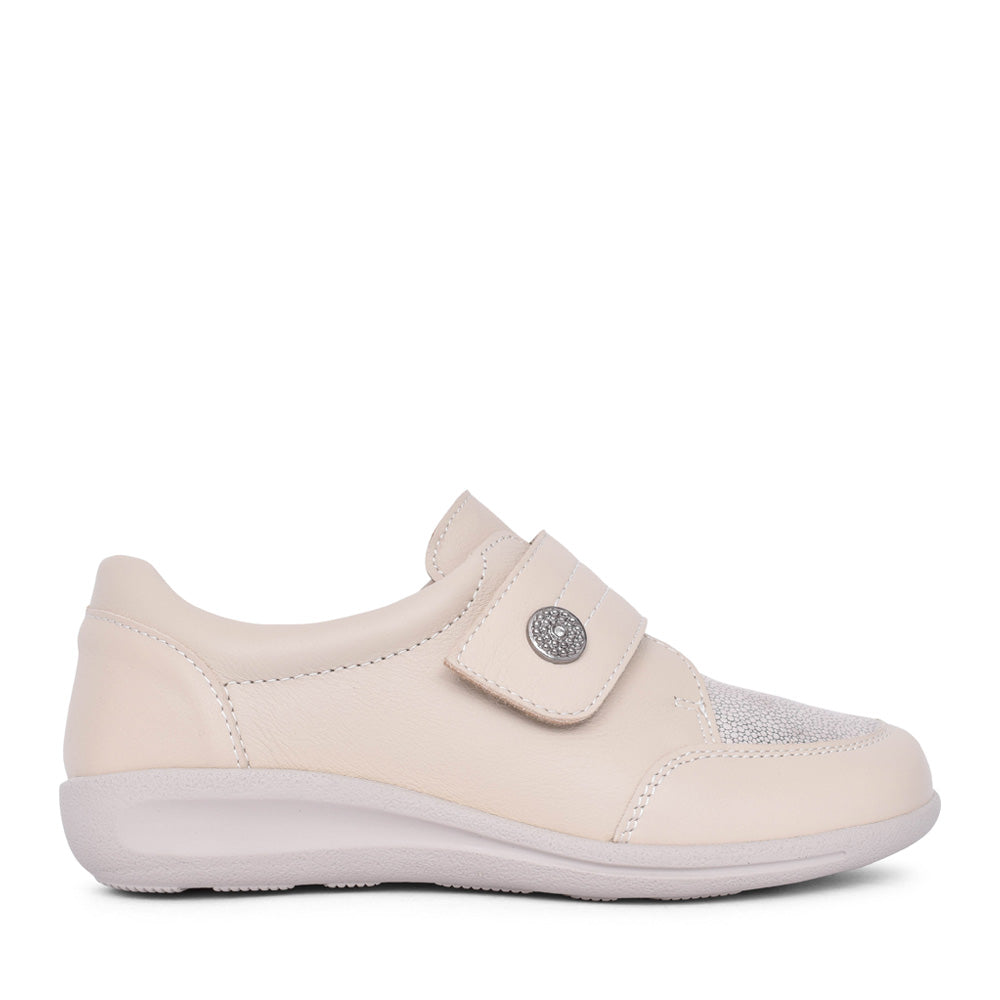 Ladies Ember 68205h 2v Velcro Shoe In Beige