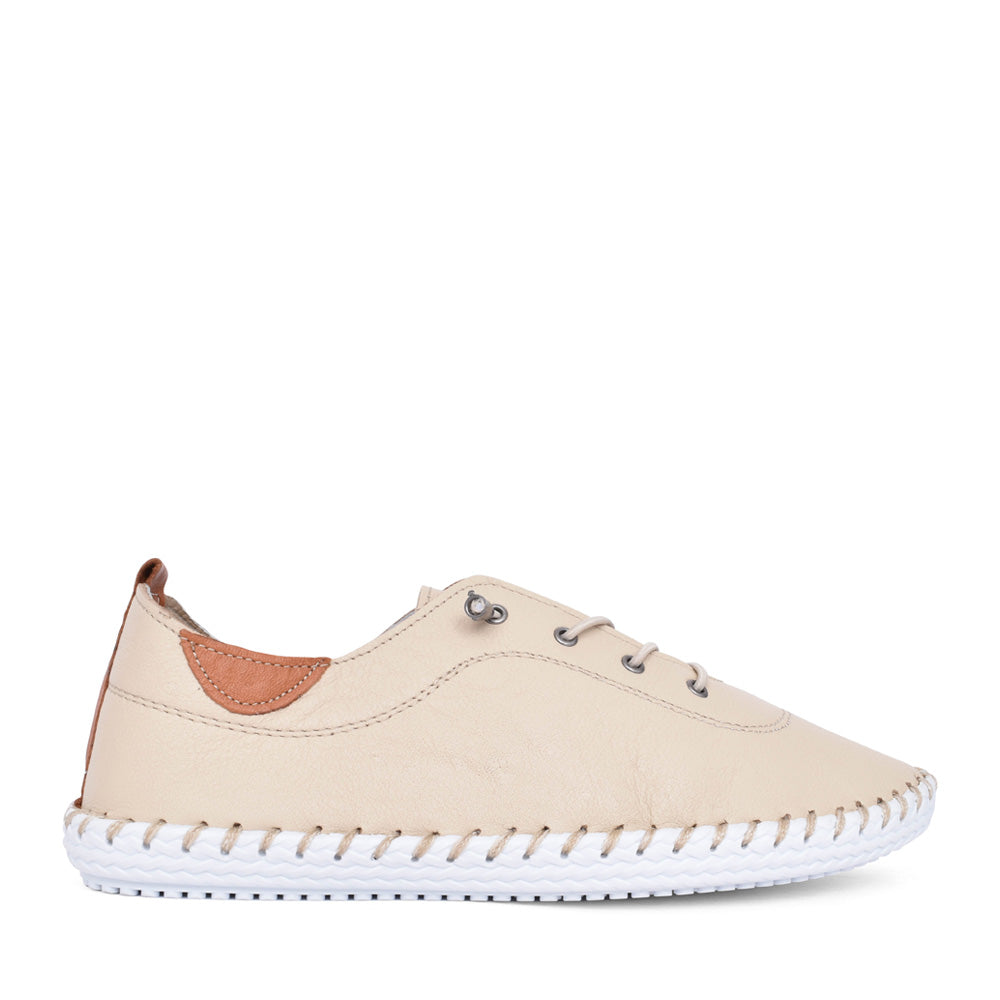 Ladies St Ives Fle030 Laced Shoe In Beige