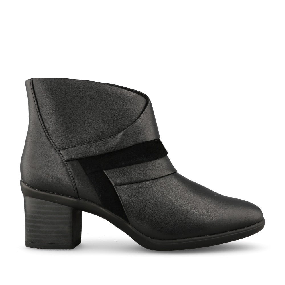 Ladies Shaya Sky D-fit Ankle Boot In Blk Leather