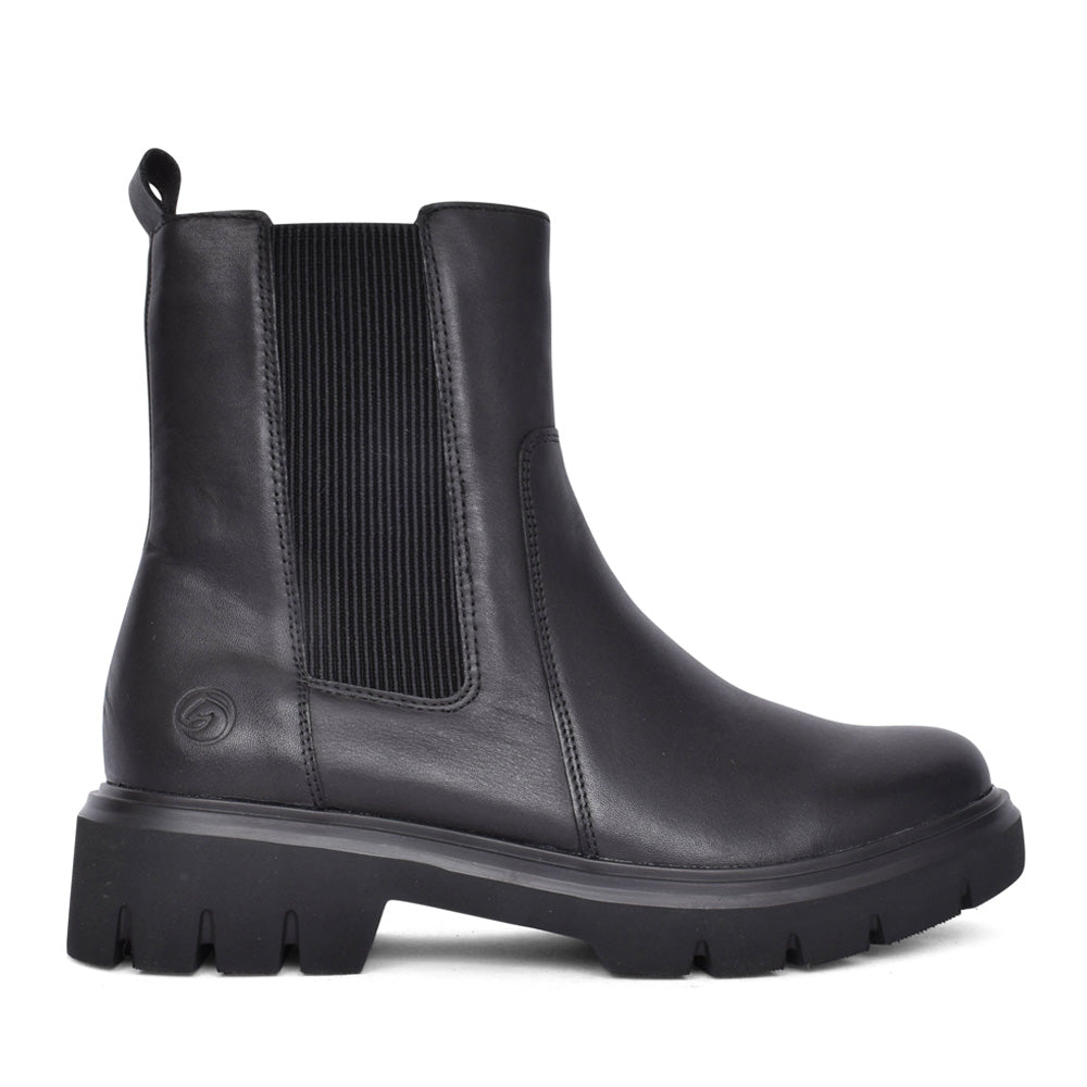 Ladies D1w81 Low Heel Ankle Boot In Black