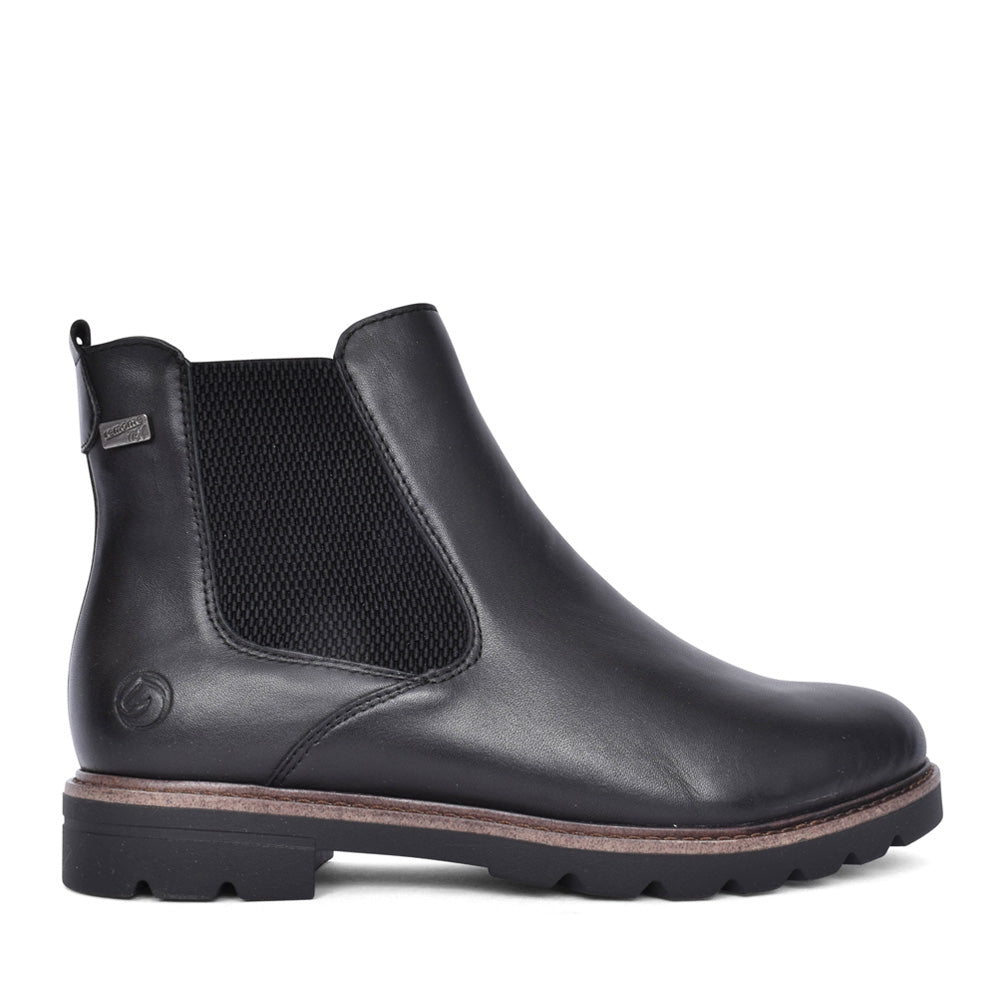Ladies D2q70 Tex Low Heel Ankle Boot In Black