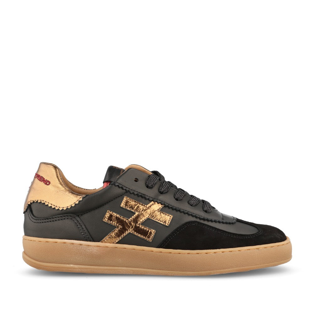Ladies A032 0385 Laced Trainer In Black