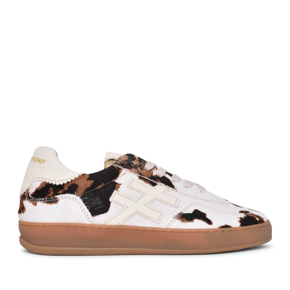 Ladies A032 A4a7 Laced Trainer In Cow
