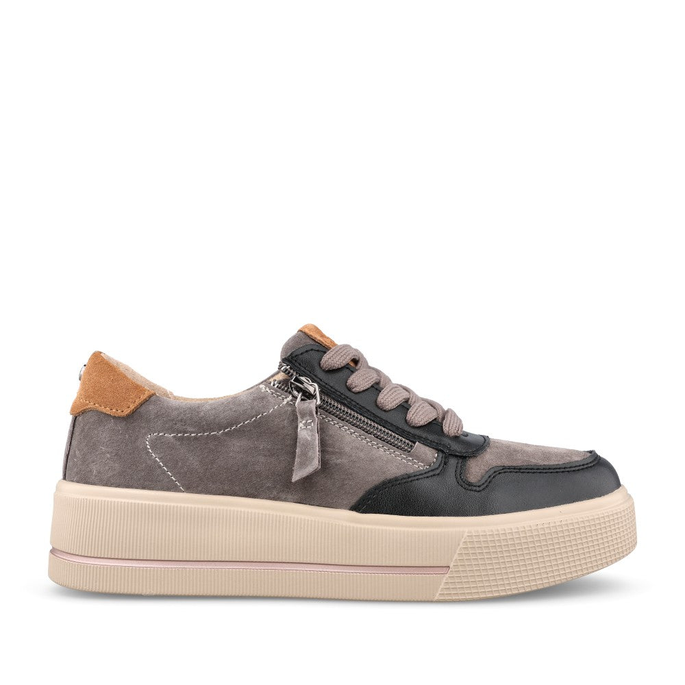 Ladies Corato Laced Trainer In Multi-colour