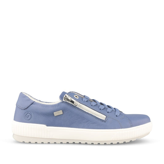 Ladies D0700 Laced Trainer In Blue