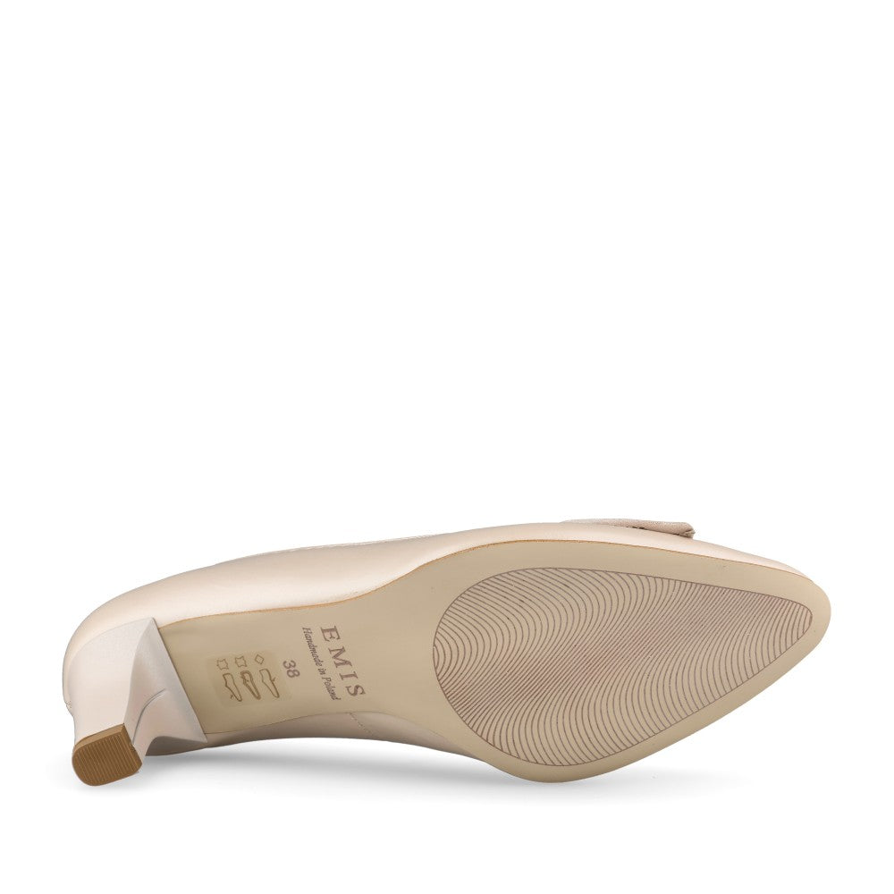 Ladies 8256 Medium Heel Court Shoe In Beige
