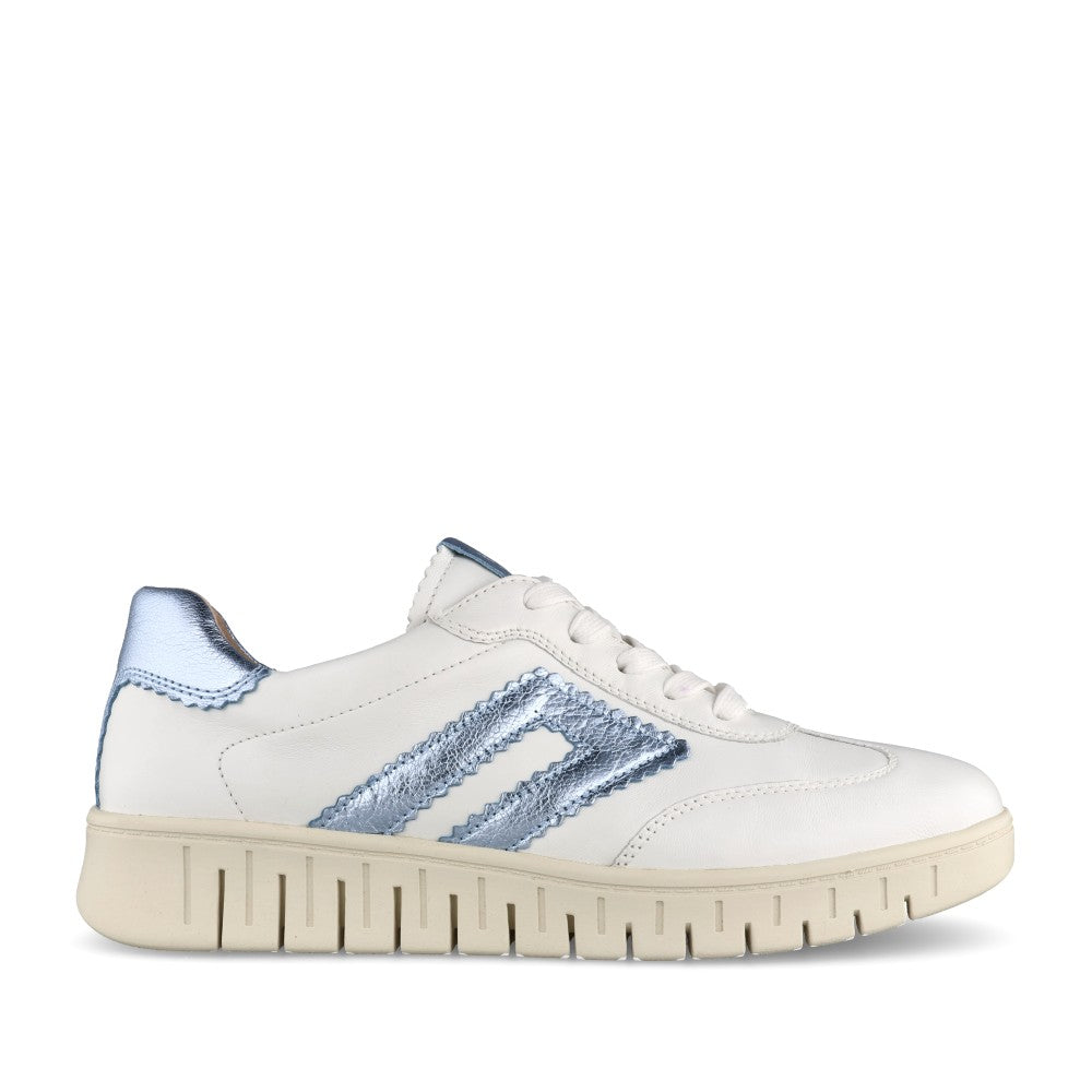 Ladies 9-23762 Laced Trainer In White
