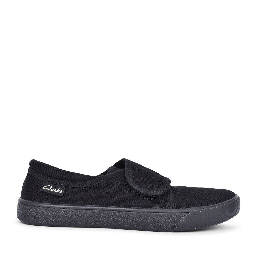 Boys Hopper Run Black Fabric Plimsoll In Kids F Fit