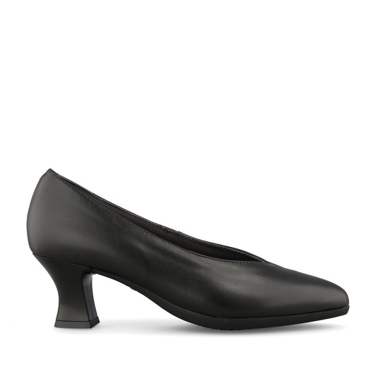 Pitillos Ladies 125 Low Heel Shoe In Black