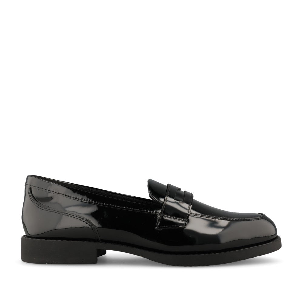Clarks Girls Tapa Edge Y F-FIT Slip-On Shoe in Black Patent