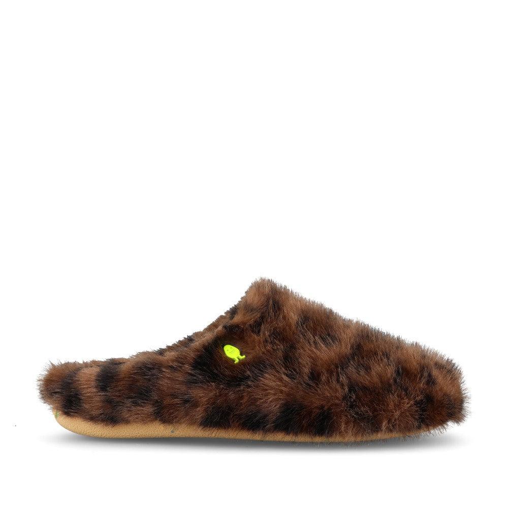 Hot Potatoes Ladies 80877 Slipper In Brown