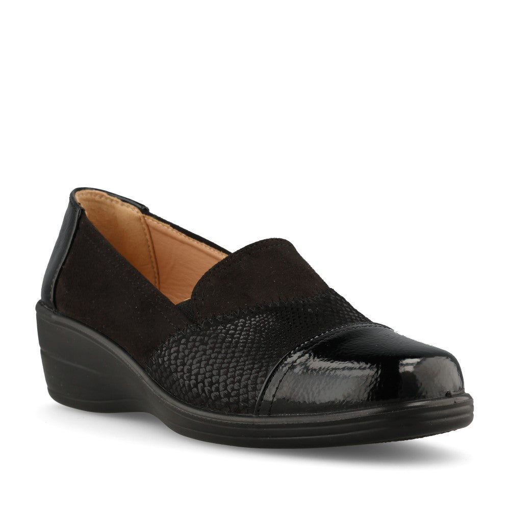 Shoe Tree Ladies Blanche Shoe In Black