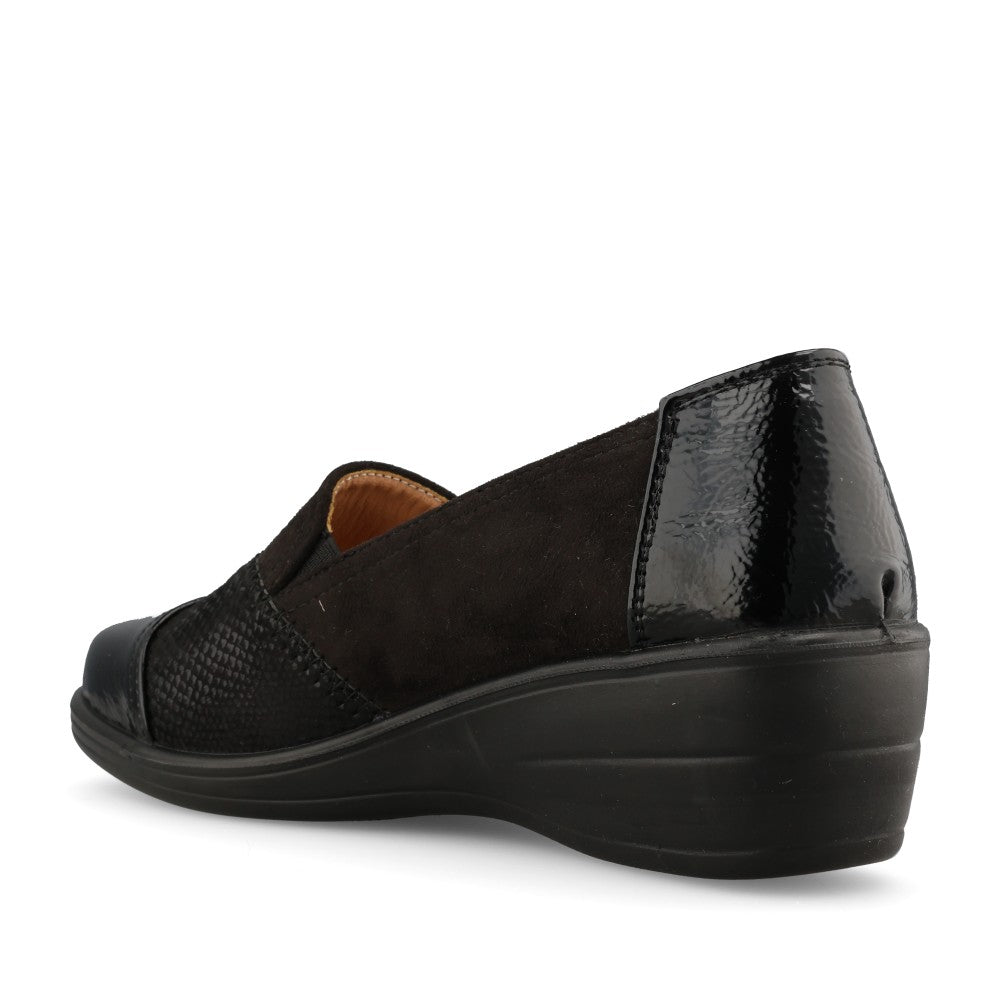 Shoe Tree Ladies Blanche Shoe In Black