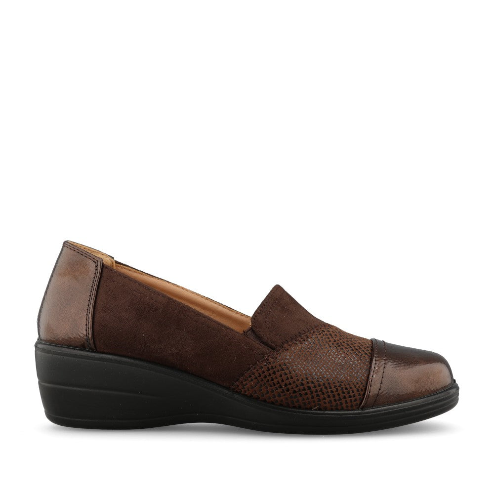 Shoe Tree Ladies Blanche Shoe In Brown