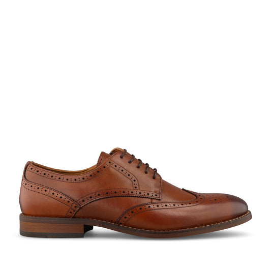 Clarks Mens Bowburn Tip Leather G-fit Shoe In Tan