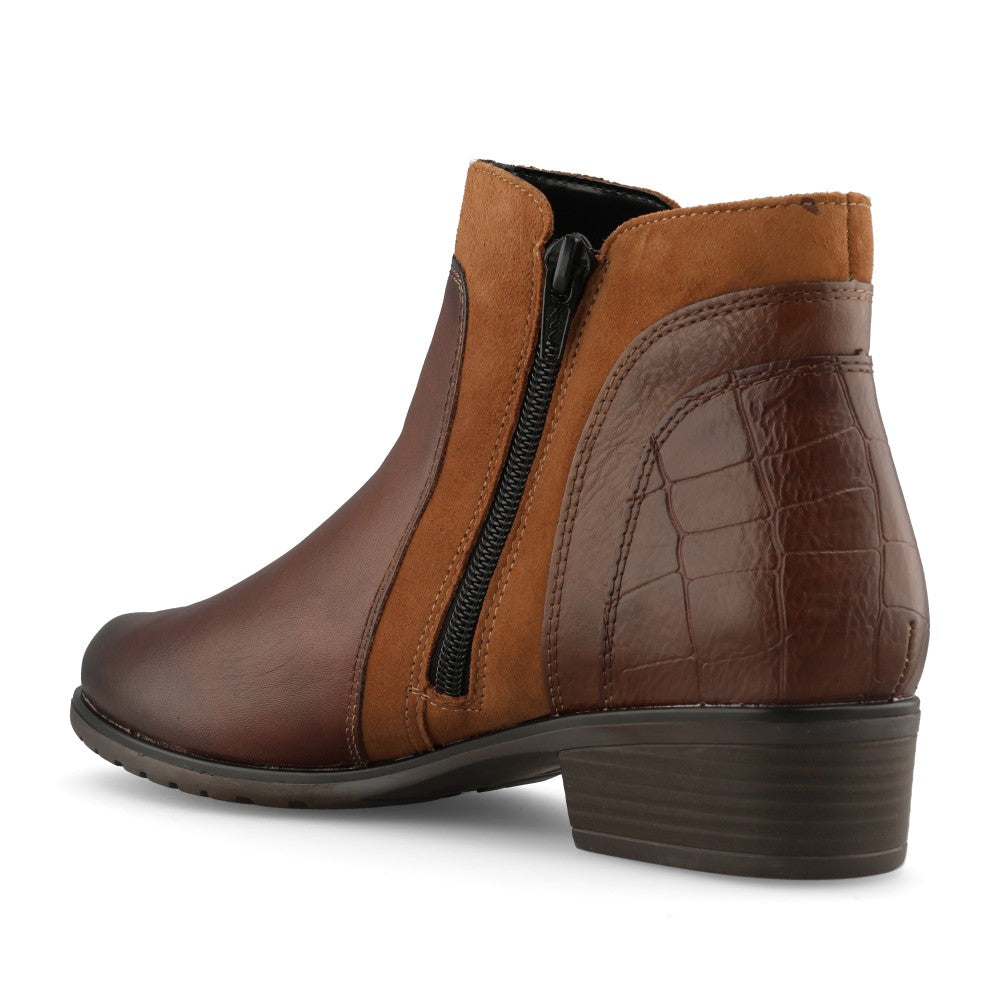 Remonte Ladies D6893 Ankle Boot In Brown