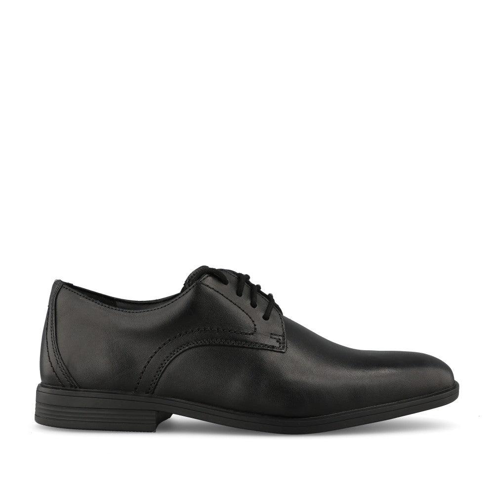 Clarks Boys Jonwin Step Y H-FIT Laced Shoe in Black Leather