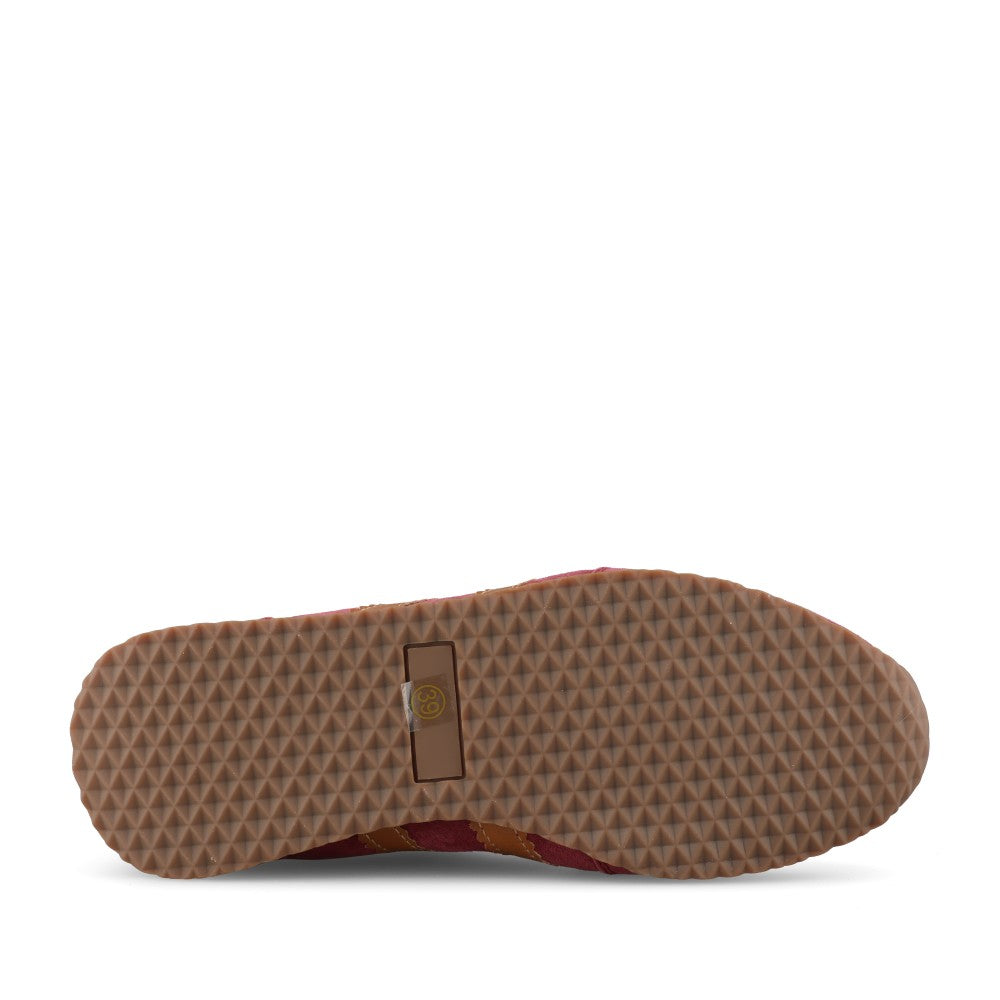 Drilleys Ladies Ninety Nine Trainer In Razzberry