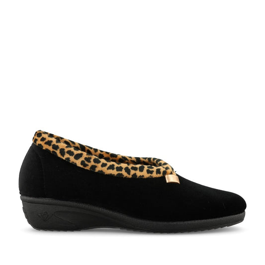 Lunar Ladies Paloma KLA005 Slipper In Black
