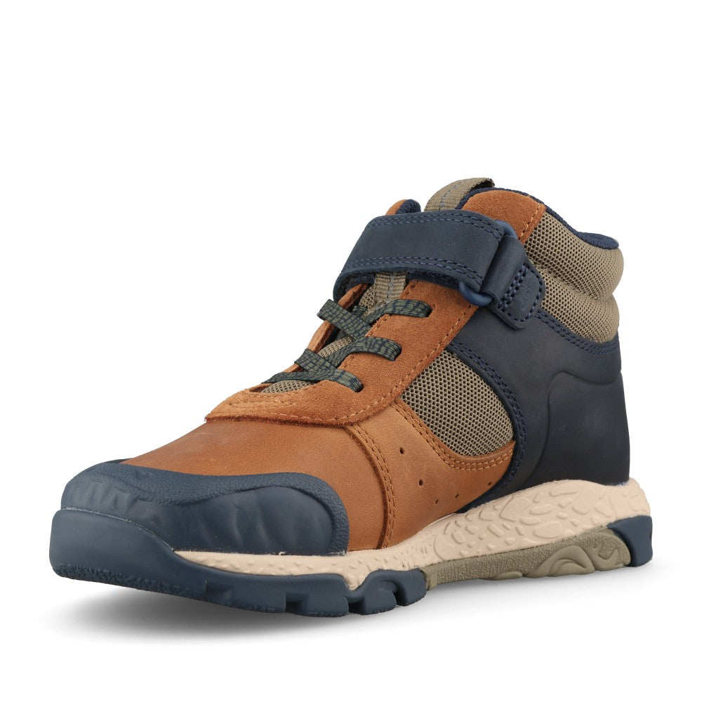 Clarks Boys Steggy2Play K G-Fit Boot in Tan
