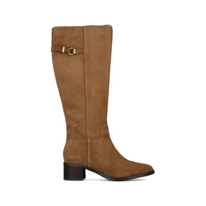 Clarks Ladies Wrenn Hi Suede D-fit Boot In Walnut Suede