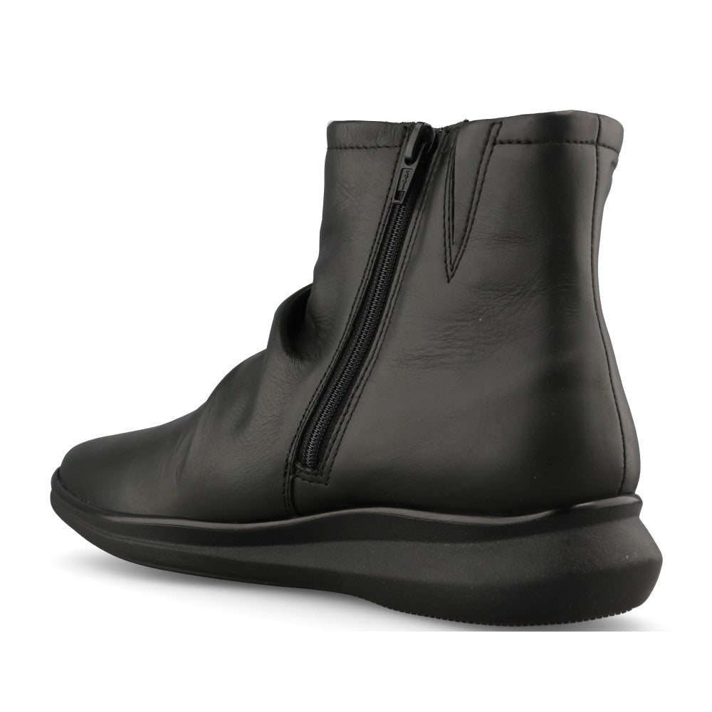 Clarks Ladies Lynell Park Leather D-fit Boot In Black Waterproof